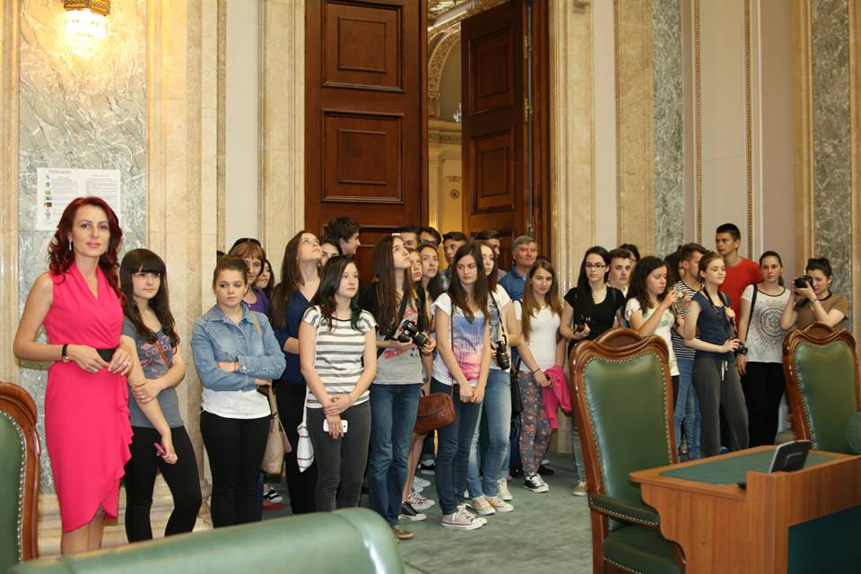 excursie10 elevi-in-senat