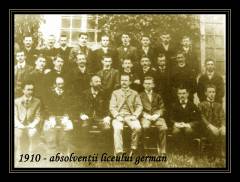 absolventii_liceului_german_1910_sepia